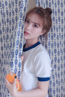 门把少女